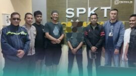 Pemuda berinisial FR (22) di Kecamatan Panti, Jember. Kurir J&T yang nekat merekayasa cerita menjadi korban pembegalan (Tengah) (Foto: Istimewa). 