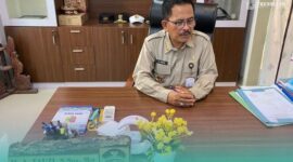 Camat Semboro, Kabupaten Jember, Ahmad Fauzi saat ditemui di kantor kecamatan (Foto: Sigit/Frensia). 