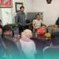 Puluhan nelayan asal Kecamatan Puger, Jember, saat mendatangi ruang Fraksi PDI Perjuangan DPRD Jember (Foto: Istimewa). 