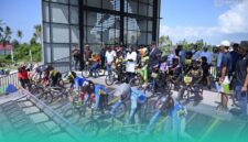 Gambar Atlet Balap BMX tercepat se Asia Komet Sukprasert jajal sirkuit BMX Muncar Banyuwangi (Sumber: istimewa)