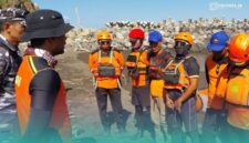 Tim SAR saat akan melakukan pencarian kakak beradik yang hilang terseret ombak di Pantai Payangan, Kecamatan Ambulu, Jember (Foto: Istimewa).