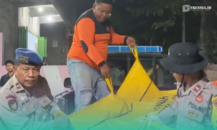Tim SAR saat mengevakuasi korban yang terseret ombak (Foto: Istimewa). 