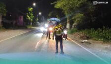 Pihak kepolisian saat melakukan olah TKP (Foto: Satlantas Polres Jember).