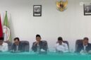 Jajaran pimpinan rektorat dan panitia lokal PMB PTKIN di lingkungan kampus UIN KHAS Jember (Foto: Humas UIN KHAS). 
