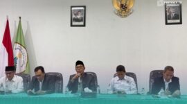 Jajaran pimpinan rektorat dan panitia lokal PMB PTKIN di lingkungan kampus UIN KHAS Jember (Foto: Humas UIN KHAS). 
