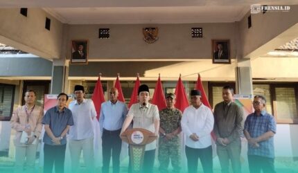 Bupati Jember, Gus Fawait, saat agenda Pro Gus 'e di Kantor Dinas Ketahanan Pangan, Holtikultura, dan Perkebunan Jember (Foto: Fadli/Frensia).