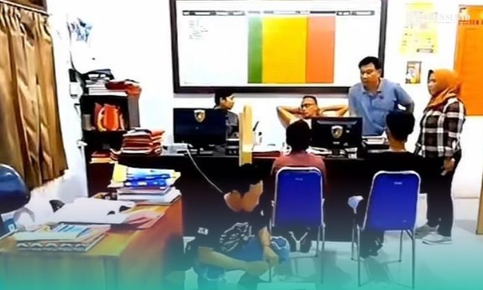 2 bocah remaja yang sedang menjalani pemeriksaan oleh pihak kepolisian Polsek Jenggawah, Jember  (Foto: Istimewa). 