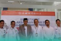 Jajaran pimpinan rektorat UIN KHAS Jember, panitia PMB lokal, dan Tim Pokja Pengembangan Soal dan Skoring UM-PTKIN (Foto: Fadli/Frensia). 