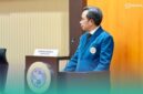 Gus Bupati Jember, Muhammad Fawait, saat mempresentasikan hasil riset disertasinya di kampus UNAIR, Surabaya (Foto: Istimewa). 