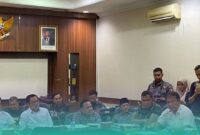 DPRD Jember saat agenda Rapat Dengar Pendapat (RDP) bersama Kodim 0824/Jember, Perhutani, PMII, dan masyarakat Kecamatan Silo (Foto: Fadli/Frensia). 