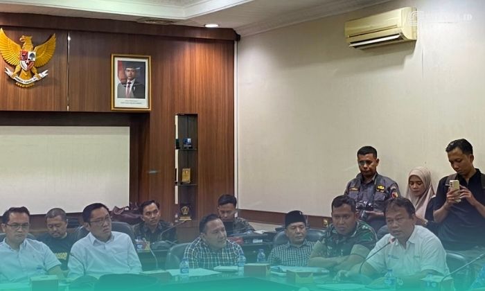 DPRD Jember saat agenda Rapat Dengar Pendapat (RDP) bersama Kodim 0824/Jember, Perhutani, PMII, dan masyarakat Kecamatan Silo (Foto: Fadli/Frensia). 