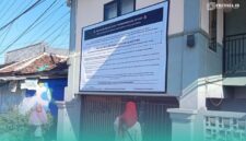 Warga setempat saat akan mengurus administrasi di kantor Desa Patemon, Kecamatan Pakusari, Jember (Foto: Istimewa).