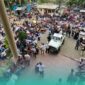 Ribuan massa saat mengikuti aksi damai dukung Program MBG di depan Gedung DPRD Jember (Foto: Sigit/Frensia). 