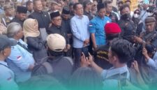 Massa aksi Progib saat ditemui anggota DPRD Kabupten Jember (Foto: Istimewa). 