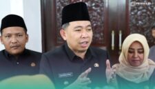 Bupati Kabupaten Jember, Muhammad Fawait (tengah) (Foto: Diskominfo Jember). 