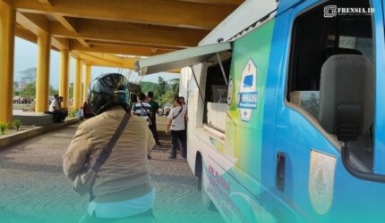 Warga yang usai melakukan aktivasi Identitas Kependudukan Digital (IKD) (Foto: Fadli/Frensia).
