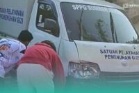 Mobil Distribusi Makan Bergizi Gratis (MBG) milik SPPG Sumberjambe yang menabrak pagar dapur (Foto: Istimewa). 