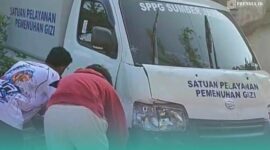 Mobil Distribusi Makan Bergizi Gratis (MBG) milik SPPG Sumberjambe yang menabrak pagar dapur (Foto: Istimewa). 