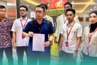 LBH PB PMII saat mendampingi klien atau korban dari dugaan penipuan  dan penggelapan dana investor dana KoinWorks di Bareskrim Polri (Foto: LBH PB PMII).  