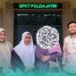 Kuasa Hukum Pelapor, Achmad Fais, saat mendampingi kliennya, yang berinisial FE di depan Polda Jawa Timur (Foto: Istimewa). 