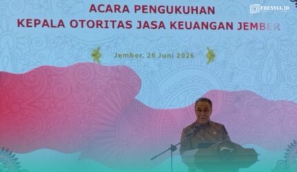 Dicky Kartikoyono, Kepala Eksekutif Pengawas Perilaku Pelaku Usaha Jasa Keuangan, Edukasi, dan Pelindungan Konsumen saat sambutan di acra pengukuhan kepala OJK Jember (Foto: Fadli/Frensia).
