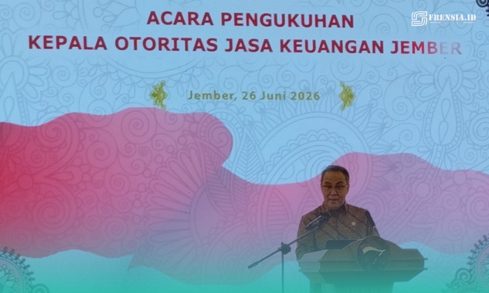 Dicky Kartikoyono, Kepala Eksekutif Pengawas Perilaku Pelaku Usaha Jasa Keuangan, Edukasi, dan Pelindungan Konsumen saat sambutan di acra pengukuhan kepala OJK Jember (Foto: Fadli/Frensia). 