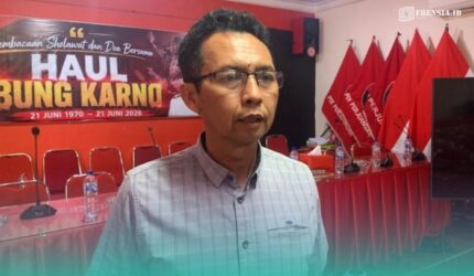 Ketua Fraksi PDI Perjuangan DPRD Jember, Edi Cahyo Purnomo saat diwawancara di kantor DPC PDI-P Kabupaten Jember (Foto: Sigit/Frensia).