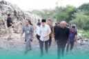 Bupati Jember, Muhammad Fawait, saat melakukan sidak di TPA Kecamatan Pakusari, Jember (Foto: Diskominfo Jember). 