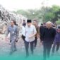 Bupati Jember, Muhammad Fawait, saat melakukan sidak di TPA Kecamatan Pakusari, Jember (Foto: Diskominfo Jember). 