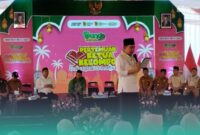 Bupati Jember, Gus Fawait, saat memaparkan program Pemkab Jember dalam acara Bunga Desaku di Balai Desa Cumedak, Kecamatan Sumberjambe, Jember (Foto: Fadli/Frensia). 