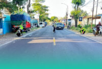 Gambar Diduga Mengantuk, Sopir Travel Tewas Tabrak Truk Parkir di Banyuwangi (Sumber: Istimewa)