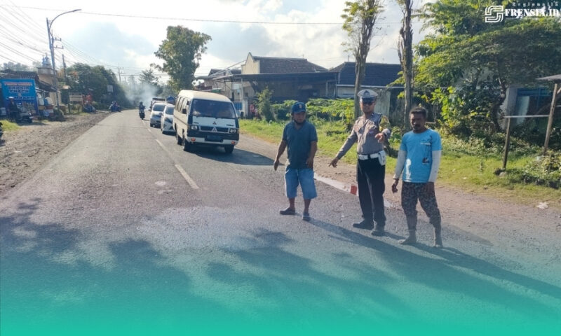 Gambar Dua Sepeda Motor Adu Banteng, Satu Pengendara Tewas (sumber: Istimewa)