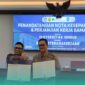 Direktur Utama BPJS Ketenagakerjaan, Saiful Hidayat (kiri) dan Rektor UNEJ, Iwan Taruna (kanan), di Aula Lantai 3 Gedung Rektorat (Foto: Fadli/Frensia). 