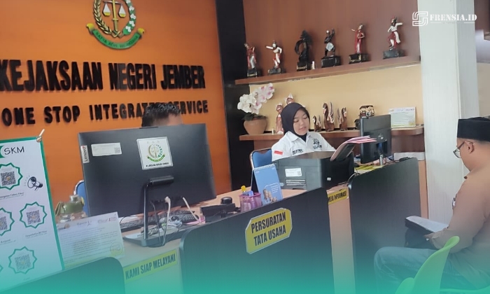 Warga Desa Rowo Indah, Kecamatan Ajung, Jember, saat mendatangi Kejaksaan Negeri (Kejari) Jember (Foto: Istimewa). 