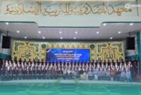 Santri Pondok Pesantren (Ponpes) Al-Mashduqiah, Probolinggo, saat foto bersama pada Wisuda Abituren Ke-XXIII (Foto: Istimewa). 