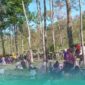 Suasana pengunjung saat di Wisata alam Sungai Kali Jompo, Desa Klungkung, Kecamatan Sukorambi, Jember (Foto: Sigit/Frensia). 