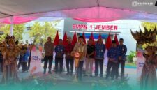 Bupati Jember, Muhammad Fawait, saat sambutan dalam acara Pro Gus 'e, di Lapangan SMPN 1 Jember (Foto: Sigit/Frensia).