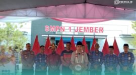 Bupati Jember, Muhammad Fawait, saat acara Pro Gus 'e di Lapangan SMPN 1 Jember (Foto: Sigit/Frensia). 