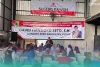 Anggota DPRD Jember dari Fraksi NasDem, David Handoko Seto, saat melakukan kegiatan reses di Kecamatan Sumbersari, Jember (Foto: Sigit/Frensia). 