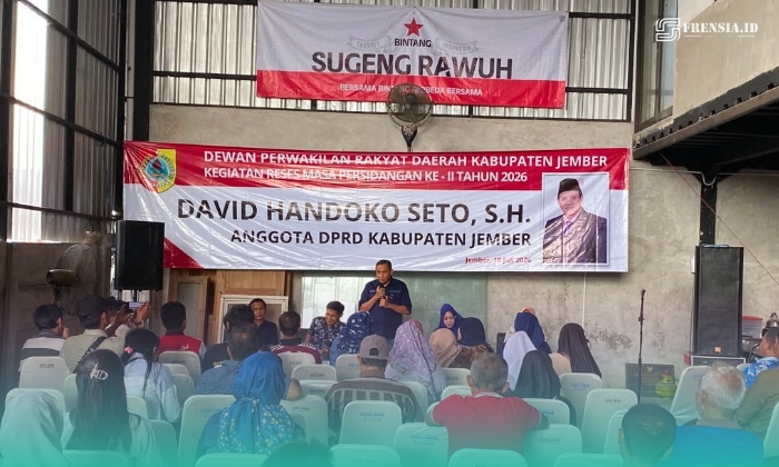 Anggota DPRD Jember dari Fraksi NasDem, David Handoko Seto, saat melakukan kegiatan reses di Kecamatan Sumbersari, Jember (Foto: Sigit/Frensia). 
