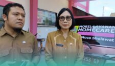 Pj Homecare Puskesmas Sukowono, Sony Dwi Prasetyo (kiri), Kepala UPTD Puskesmas Sukowono, dr. Triningtyas Ninik Widyawati (kanan) (Foto: Fadli/Frensia). 