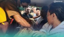 Jasad pemburu burung, Yusuf Hariawan (35), saat dievakuasi oleh pihak petugas rumah sakit dan warga setempat (Foto: Istimewa).