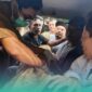 Jasad pemburu burung, Yusuf Hariawan (35), saat dievakuasi oleh pihak petugas rumah sakit dan warga setempat (Foto: Istimewa). 