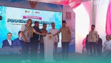 Bupati Jember, Muhammad Fawait, bersama Wakil Menteri Kesehatan RI, Benjamin Paulus Octavianus, Badan Percepatan Pengentasan Kemiskinan (BP Taskin), Iwan Sumule, Anggota DPR RI Kawendra Lukistian, Anggota DPRD Jawa Timur, serta Dr. Agung Mulyono (Foto: Sigit/Frensia). 