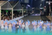 Penampilan talent saat Artwear Carnival garapan dari para desainer (Foto: Fadli/Frensia). 