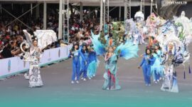 Salah satu penampilan kostum yang dipakai oleh talent, saat acara puncak Grand Carnival JFC 2026 (Foto: Sigit/Frensia). 