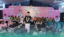 Bupati Jember, Muhammad Fawait, saat acara Bunga Desaku di Balai Desa Manggisan, Kecamatan Tanggul, Jember, pada Selasa (28/7/2026) (Foto: Fadli/Frensia). 