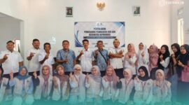 Kelompok Kerja Nyata (KKN) Posko 61 setelah melakukan kegiatan Penyuluhan Pencegahan Pernikahan Dini dan Kesehatan Reproduksi di Desa Kupang, Kecamatan Curahdami, Kabupaten Bondowoso, pada Rabu, (29/7/2026) kemarin hari (Foto: Istimewa). 