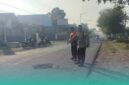 Pihak kepolisian saat melakukan olah Tempat Kejadian Perkara (TKP) (Foto: Satlantas Polres Jember). 