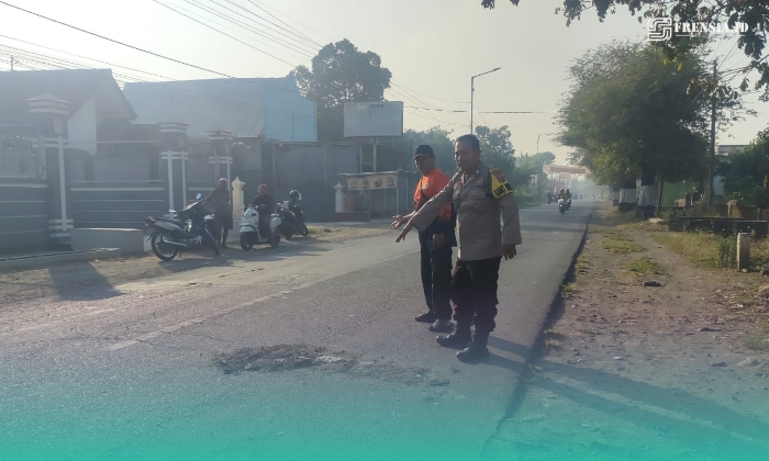 Pihak kepolisian saat melakukan olah Tempat Kejadian Perkara (TKP) (Foto: Satlantas Polres Jember). 